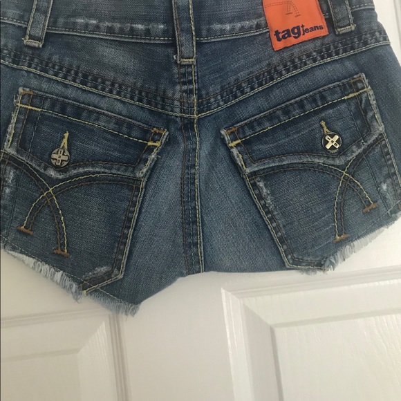 Shorts - Picture 3 of 3